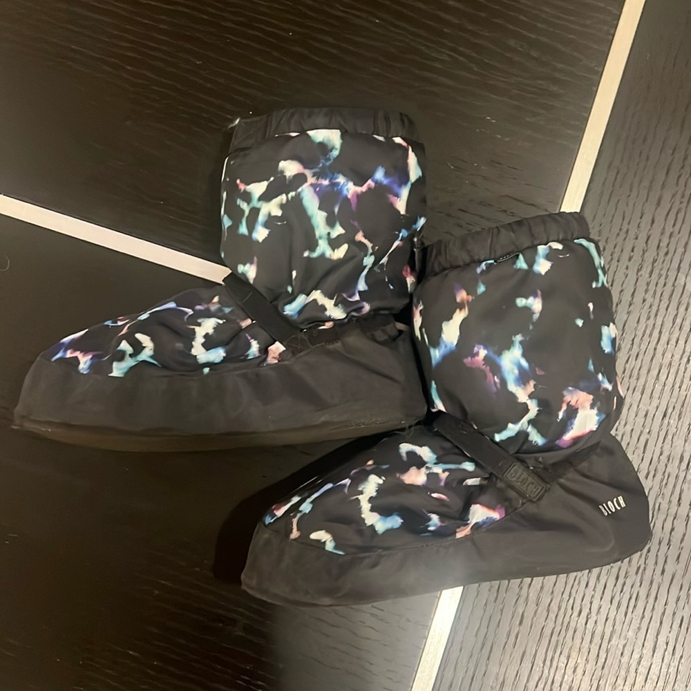 Bloch warmup boots